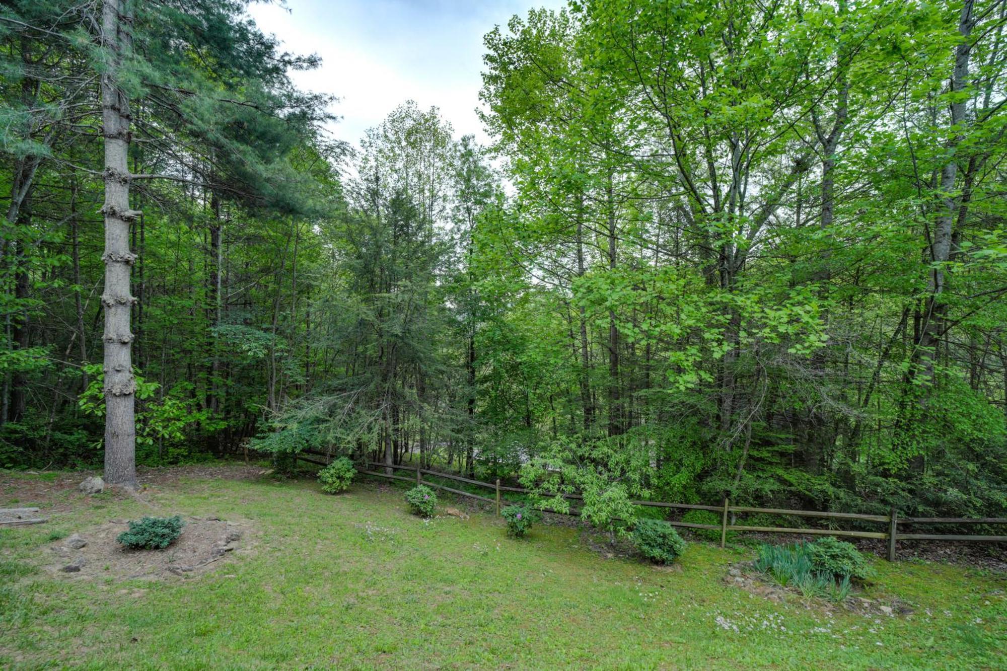 Peaceful Smoky Mountain Cabin With Deck And Fire Pit! Vila Waynesville Exterior foto