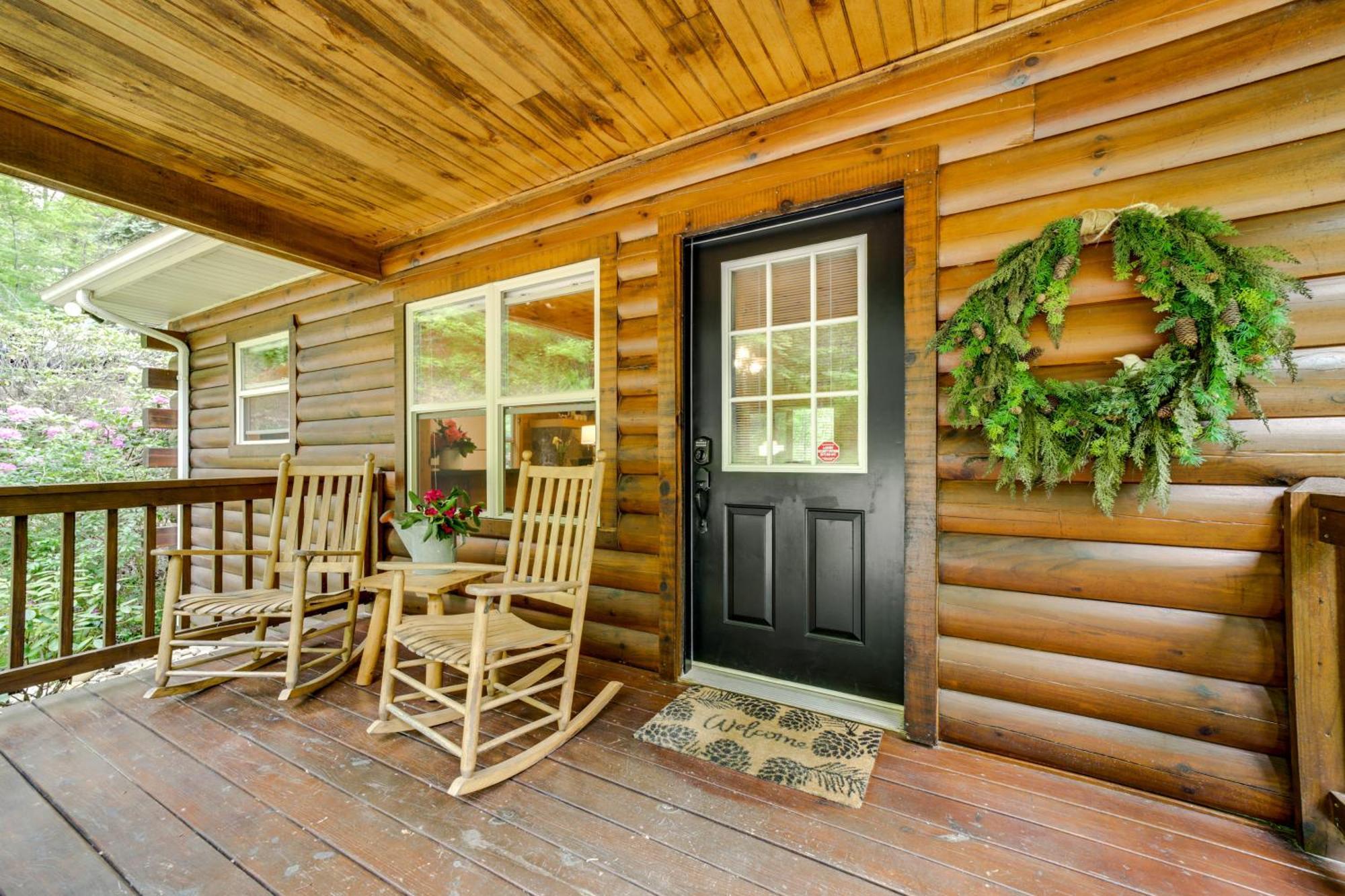 Peaceful Smoky Mountain Cabin With Deck And Fire Pit! Vila Waynesville Exterior foto